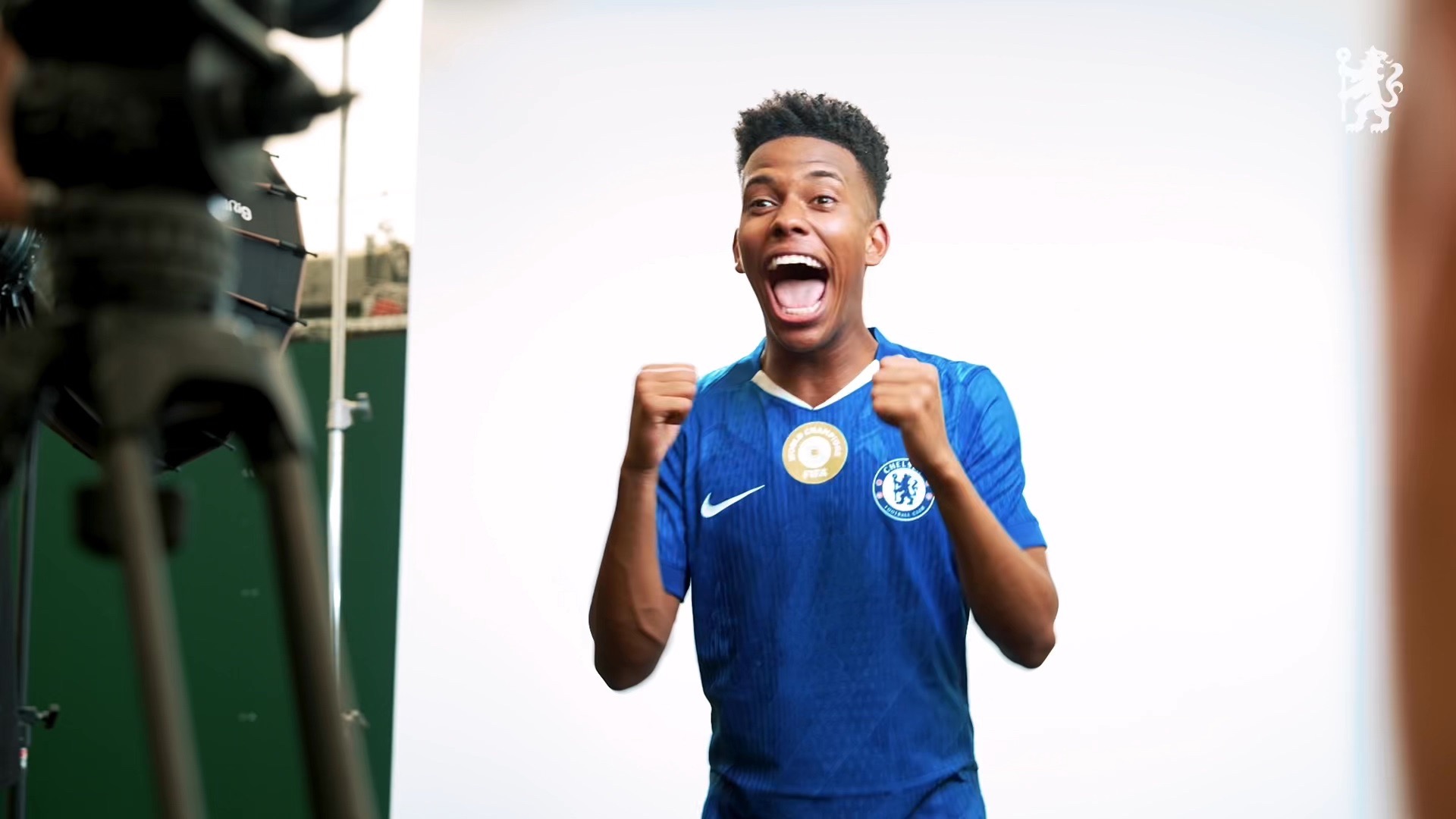 英雄联盟台服官网地址入口-关于拜仁慕尼黑发布备战花絮，国际比赛日临场应变，英超任务艰巨，球探报告显示潜力的信息