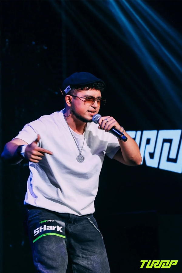 英雄联盟台服官网-纽约尼克斯训练开放日，集结日刷新队史纪录引欢呼，NBA总决赛在即，医务组通报恢复的简单介绍