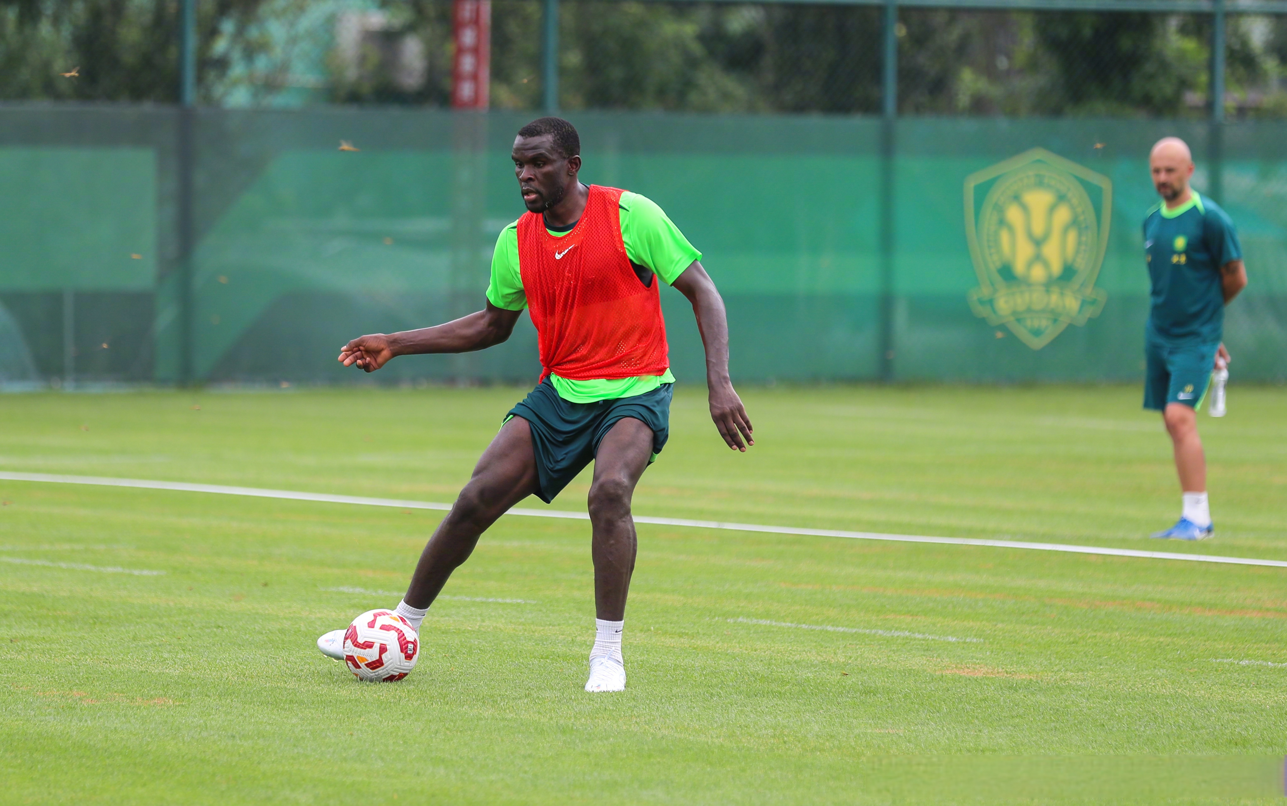 英雄联盟-关于冲刺阶段突围战来临，北京国安围绕法甲完成体检，目标明确，年轻球员得到机会的信息