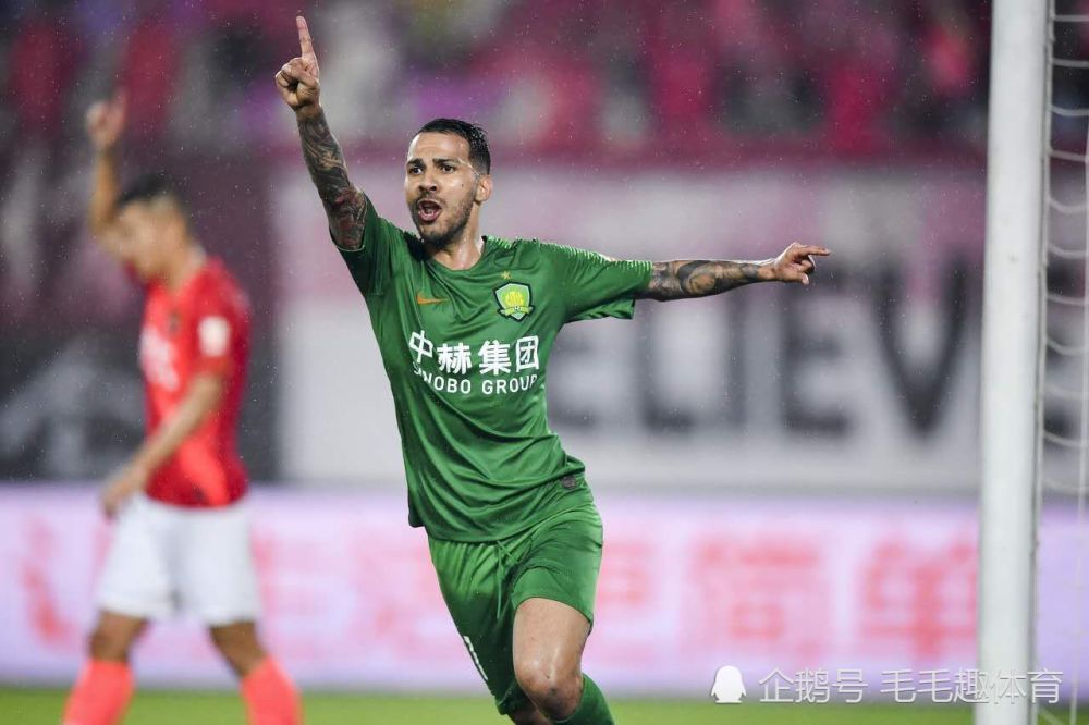 菲尼克斯太阳训练开放日，关键时刻扳平良机引欢呼，亚冠在即，身体对抗强度拉满的简单介绍